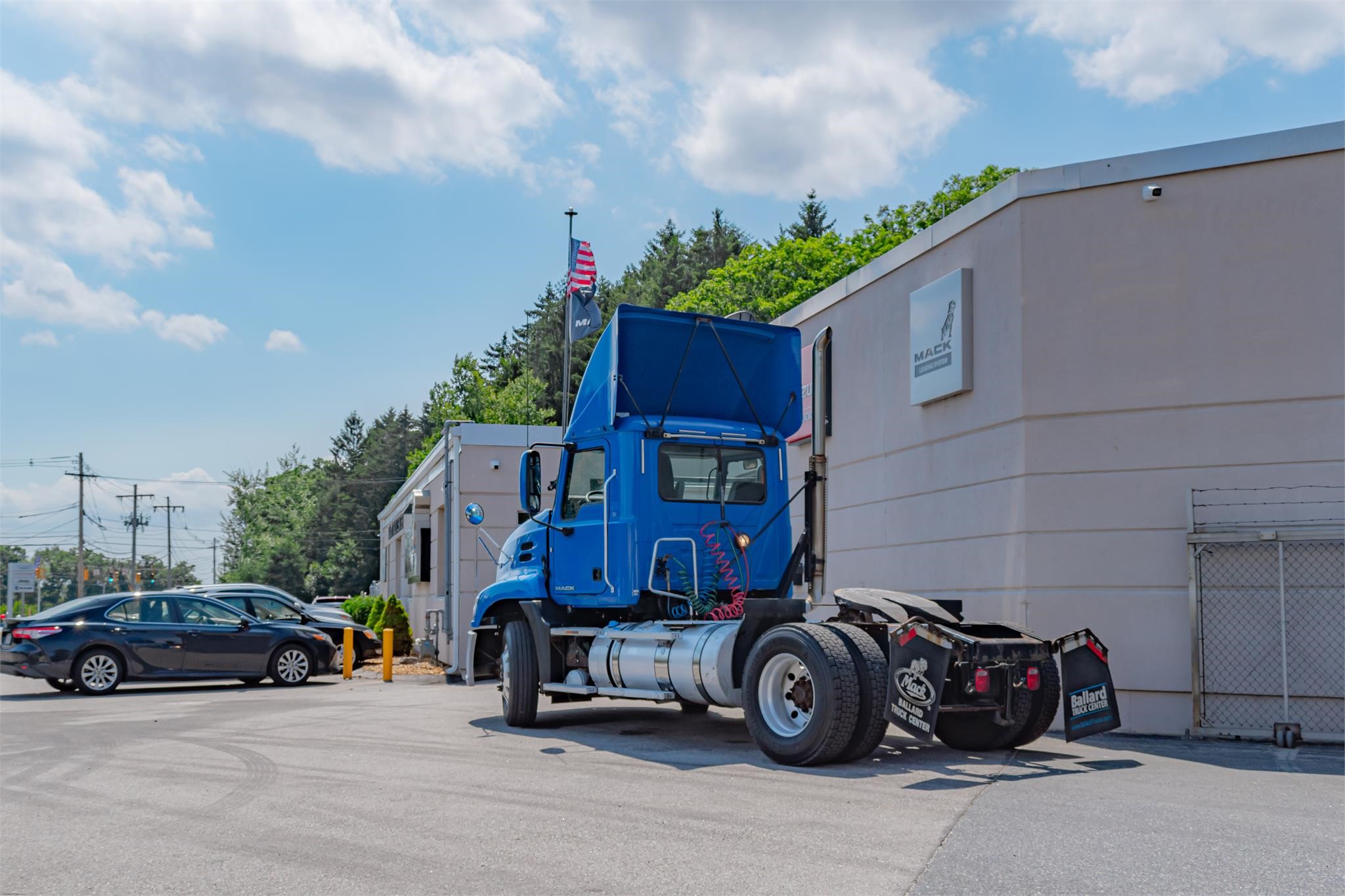 2015 MACK PINNACLE CXU612 - image 3 of 6