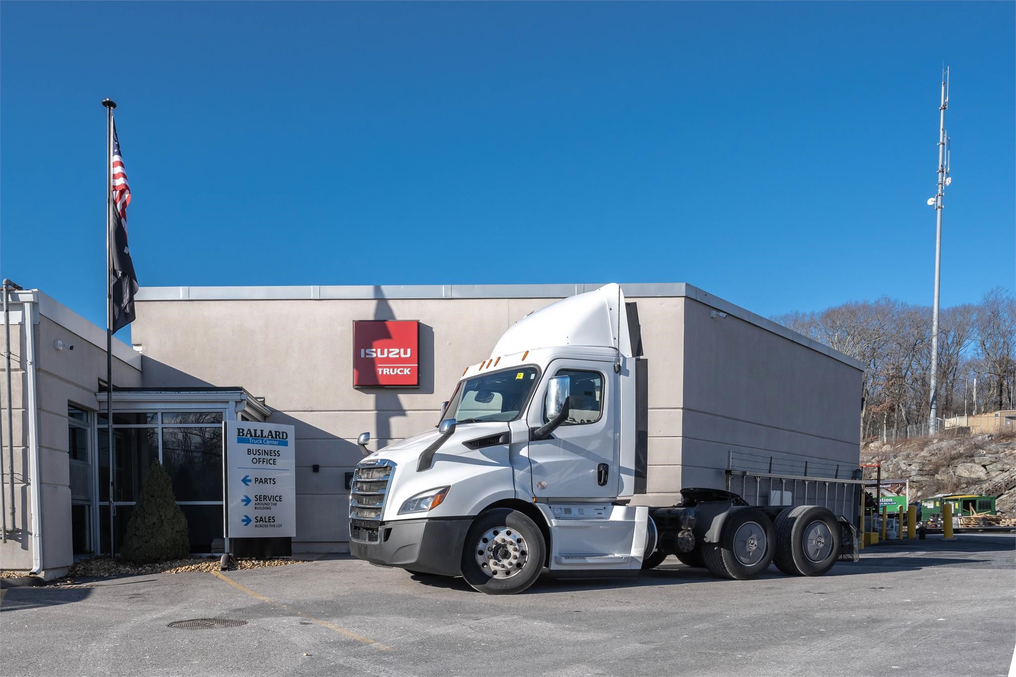 2018 FREIGHTLINER CASCADIA 116 - image 2 of 6