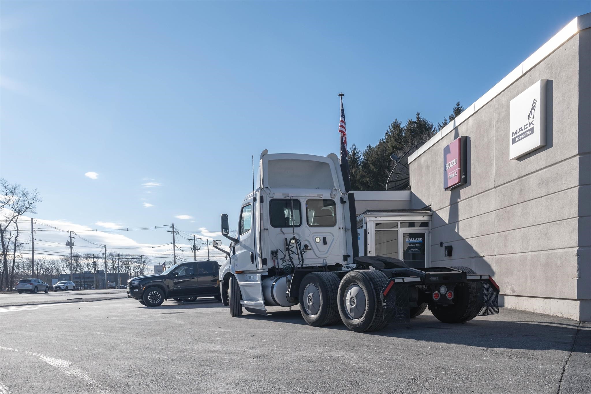 2018 FREIGHTLINER CASCADIA 116 - image 4 of 6