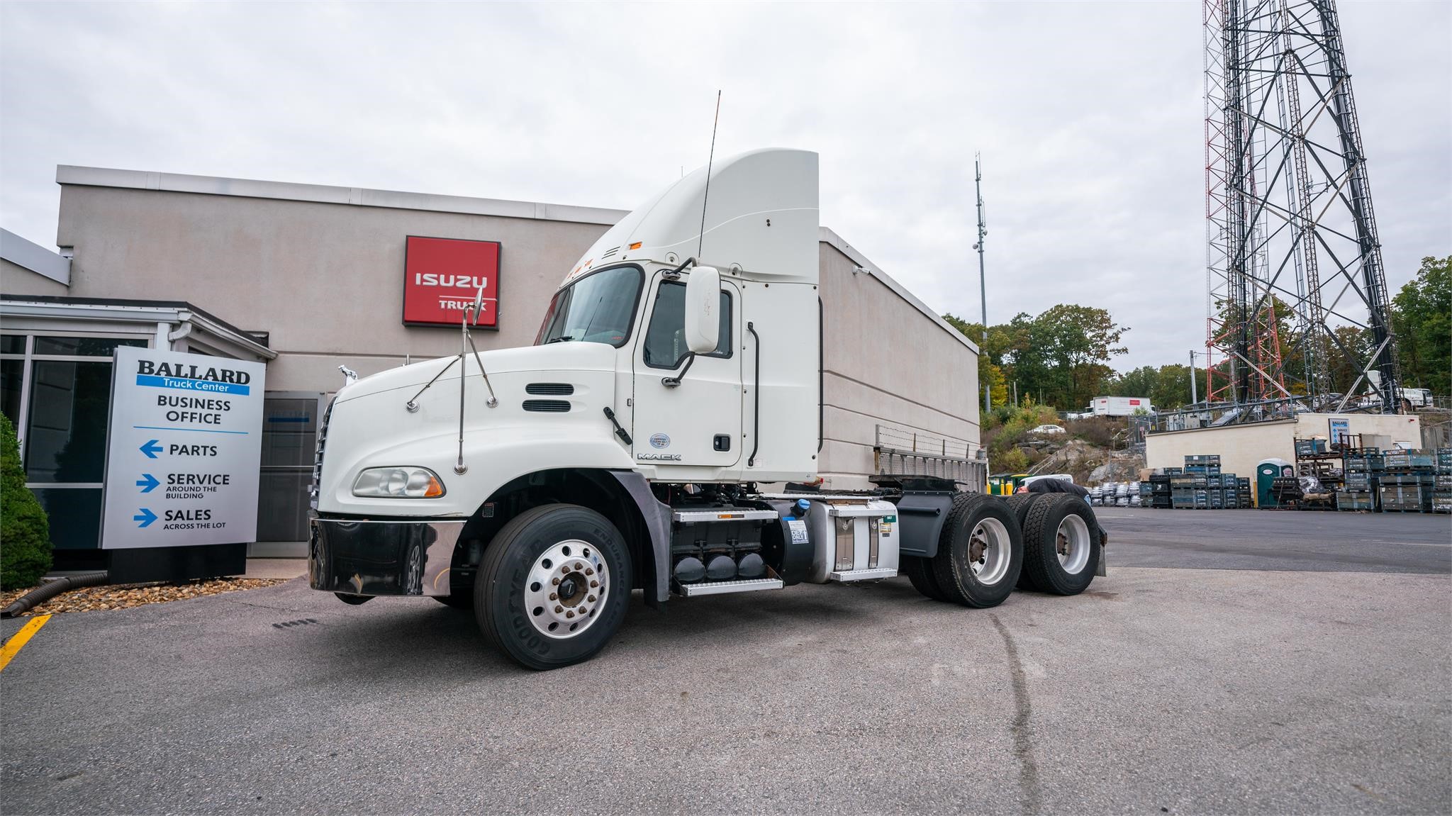 2018 MACK PINNACLE CXU613 - image 1 of 6