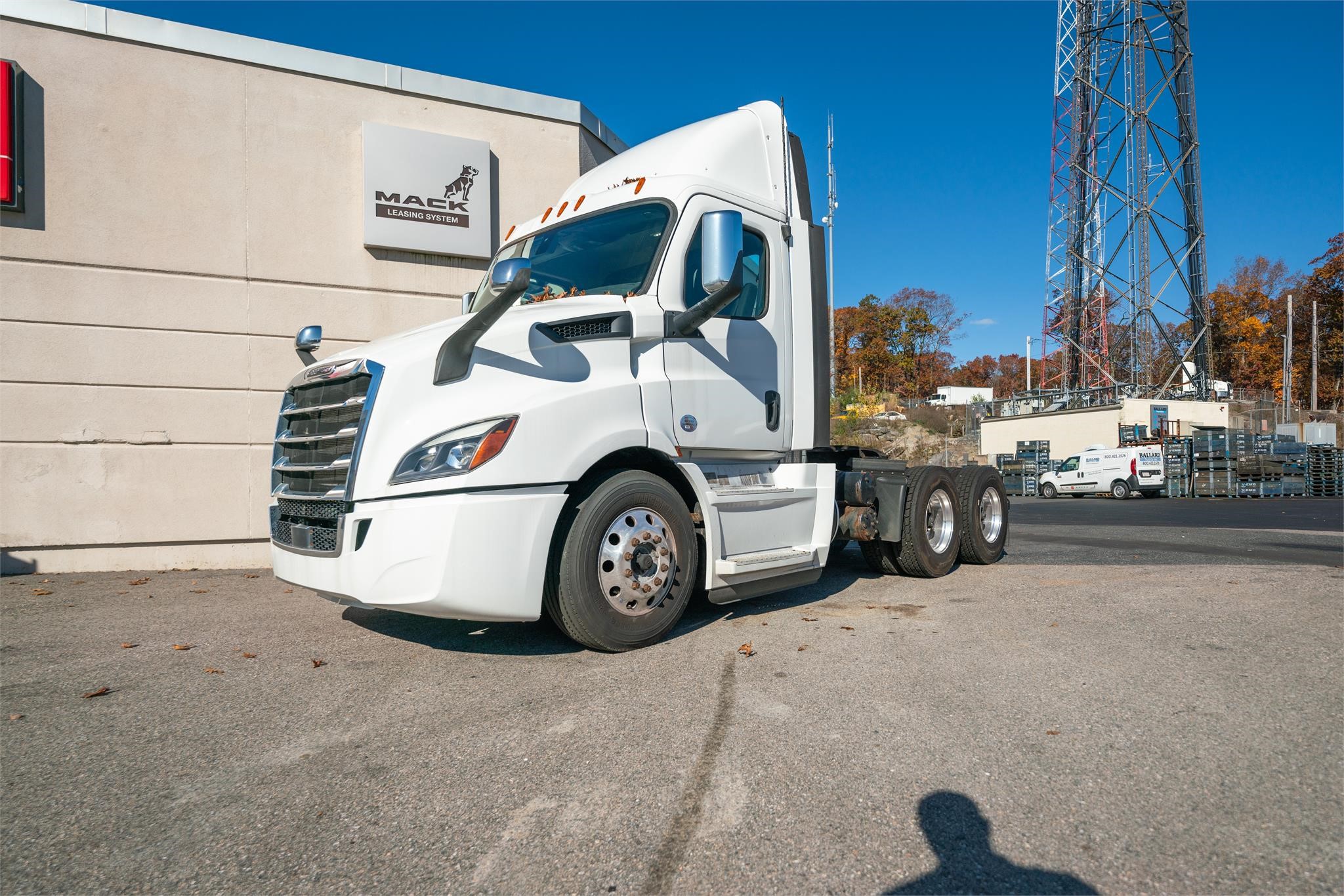 2018 FREIGHTLINER CASCADIA 116 - image 1 of 6