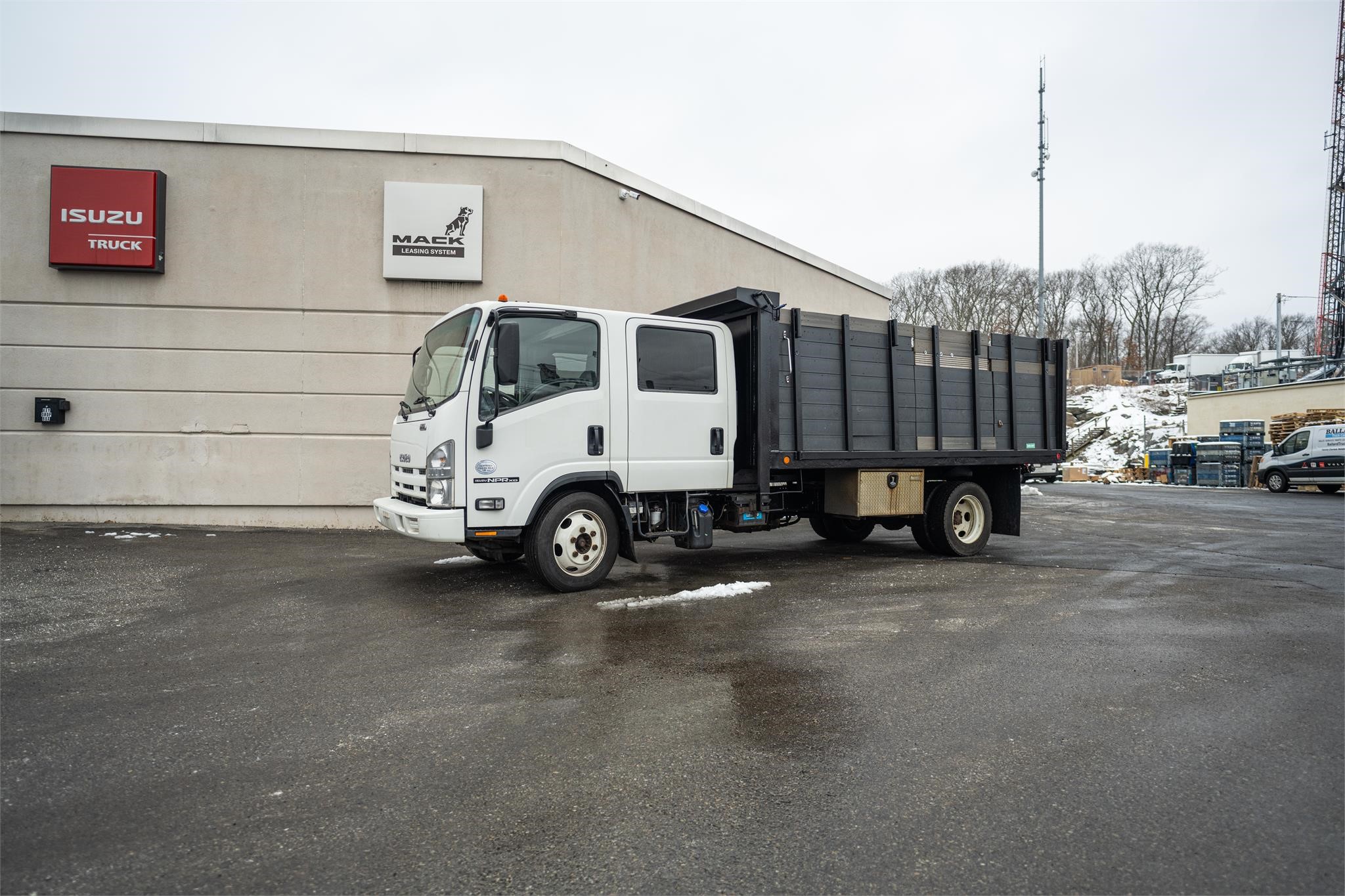 2015 ISUZU NPR XD - image 2 of 6