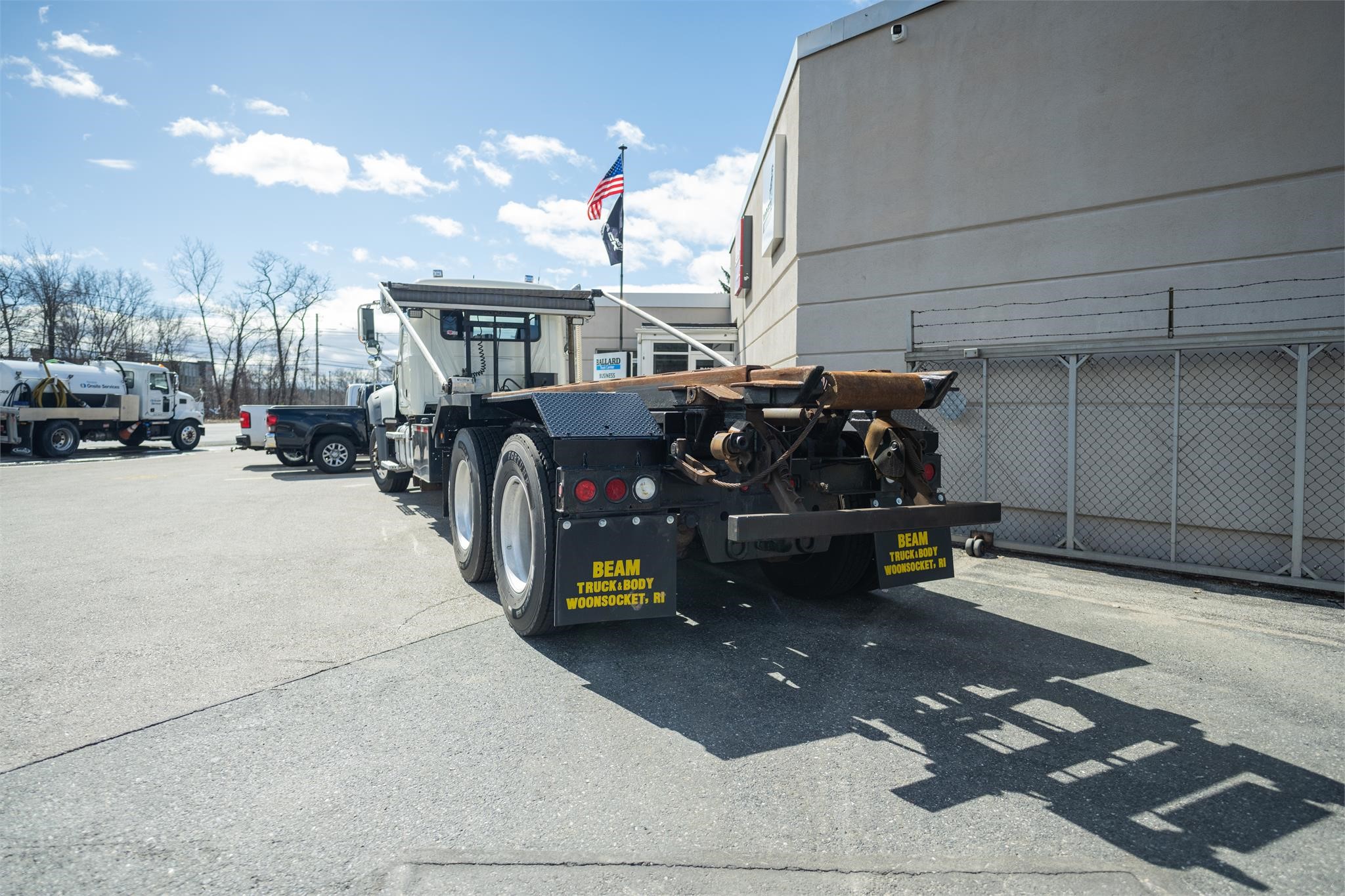 2017 MACK GRANITE GU713 - image 5 of 6