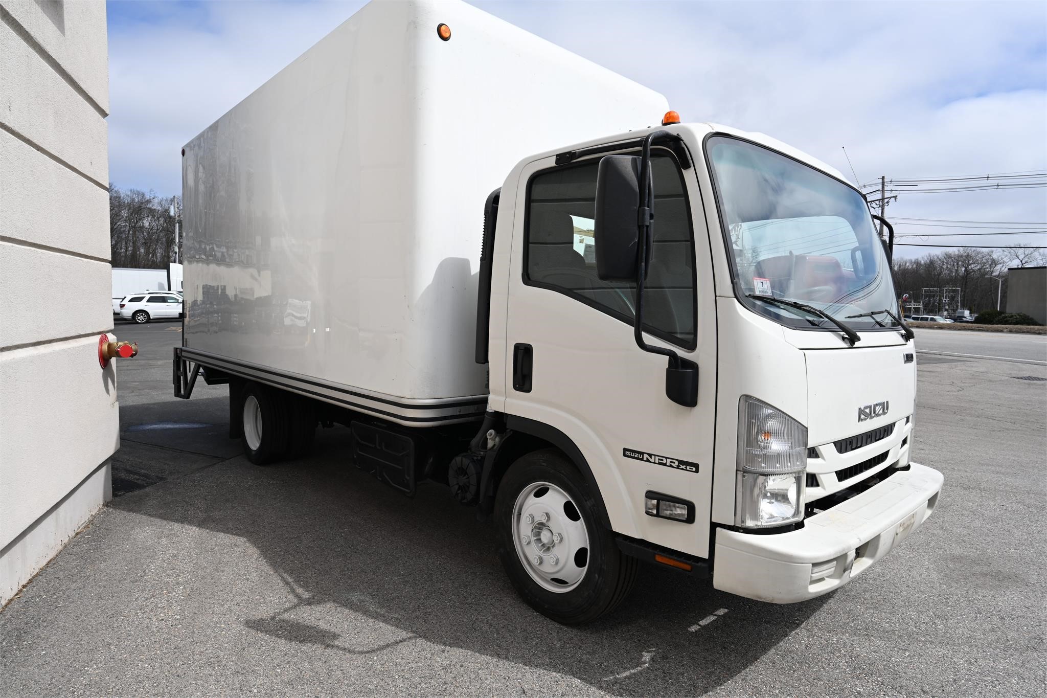 2020 ISUZU NPR XD - image 3 of 6