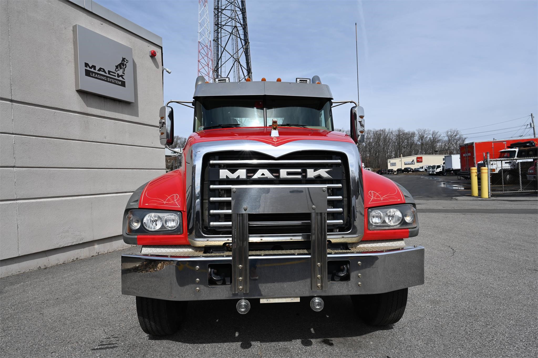 2019 MACK GRANITE 64FT - image 2 of 6