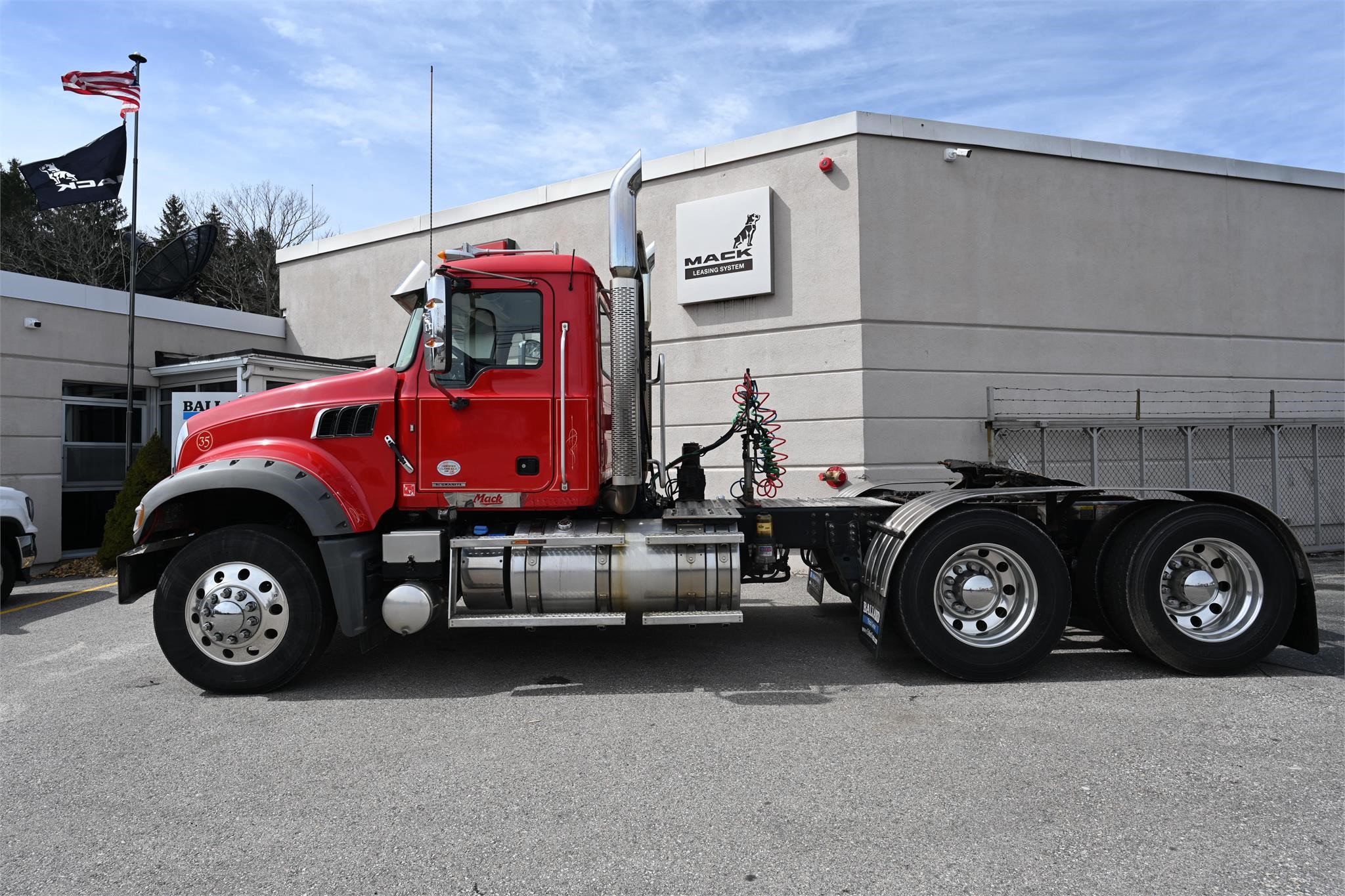 2019 MACK GRANITE 64FT - Ballard