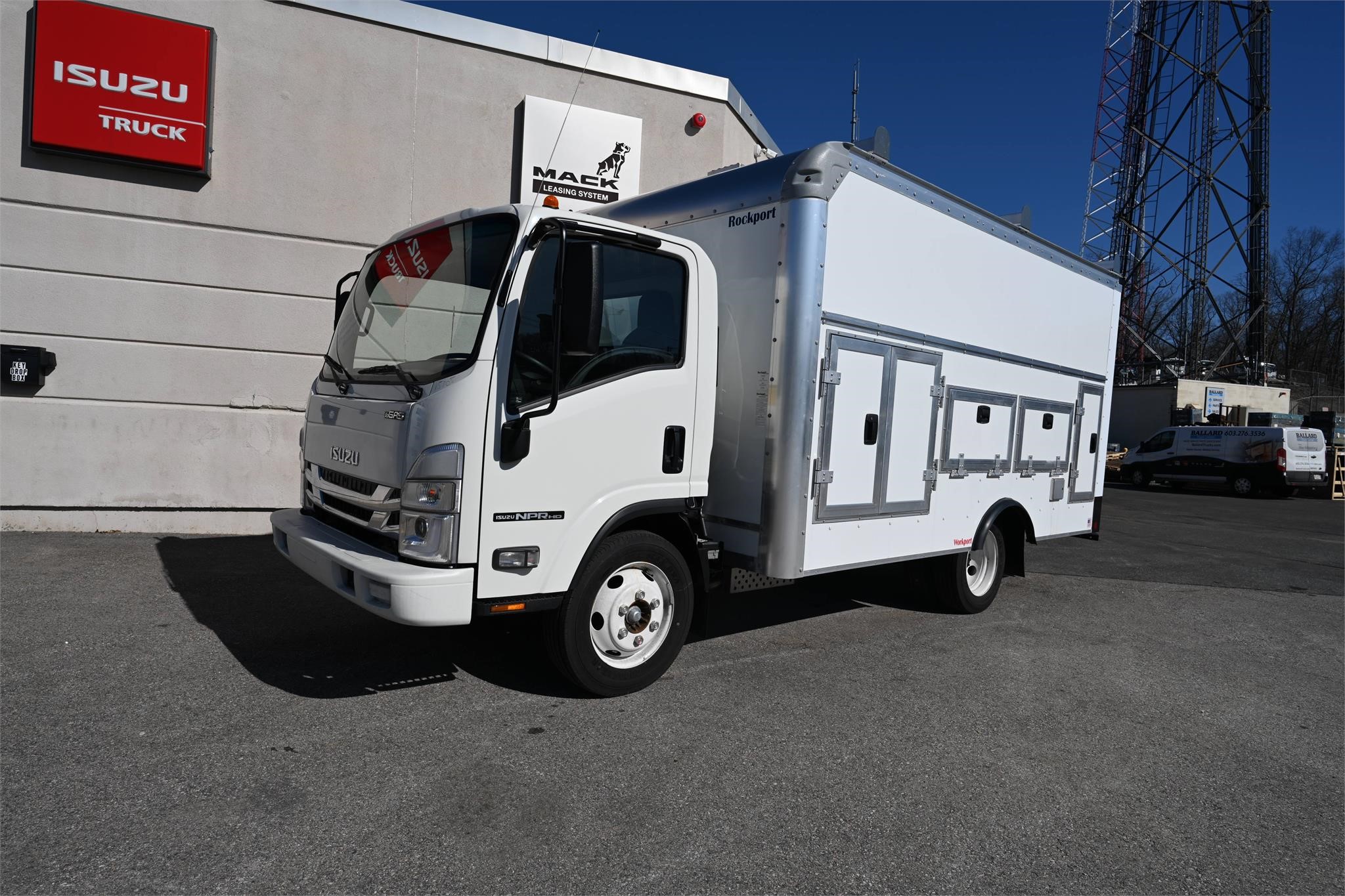 2024 ISUZU NPR HD - image 2 of 6