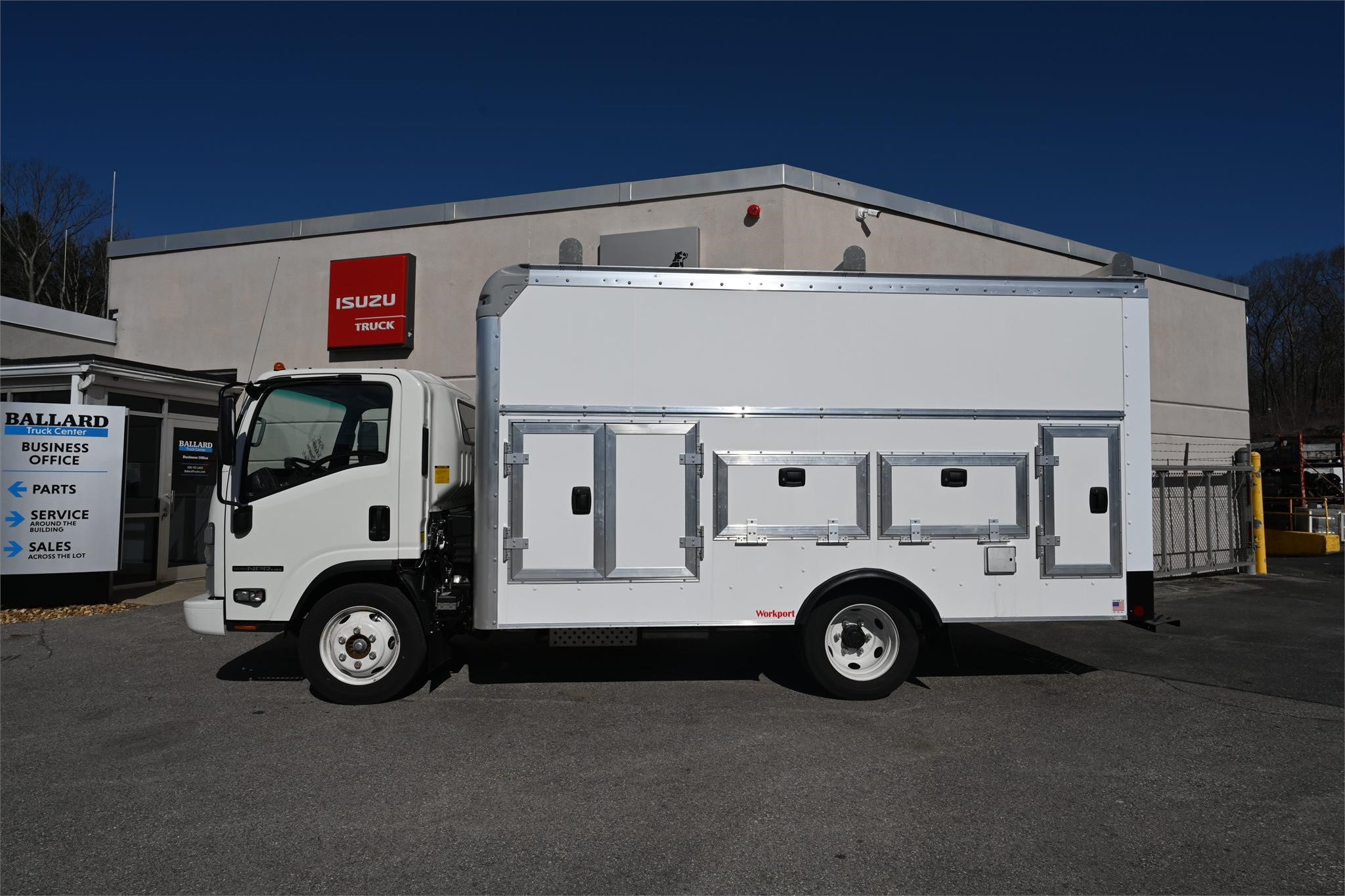 2024 ISUZU NPR HD - image 4 of 6