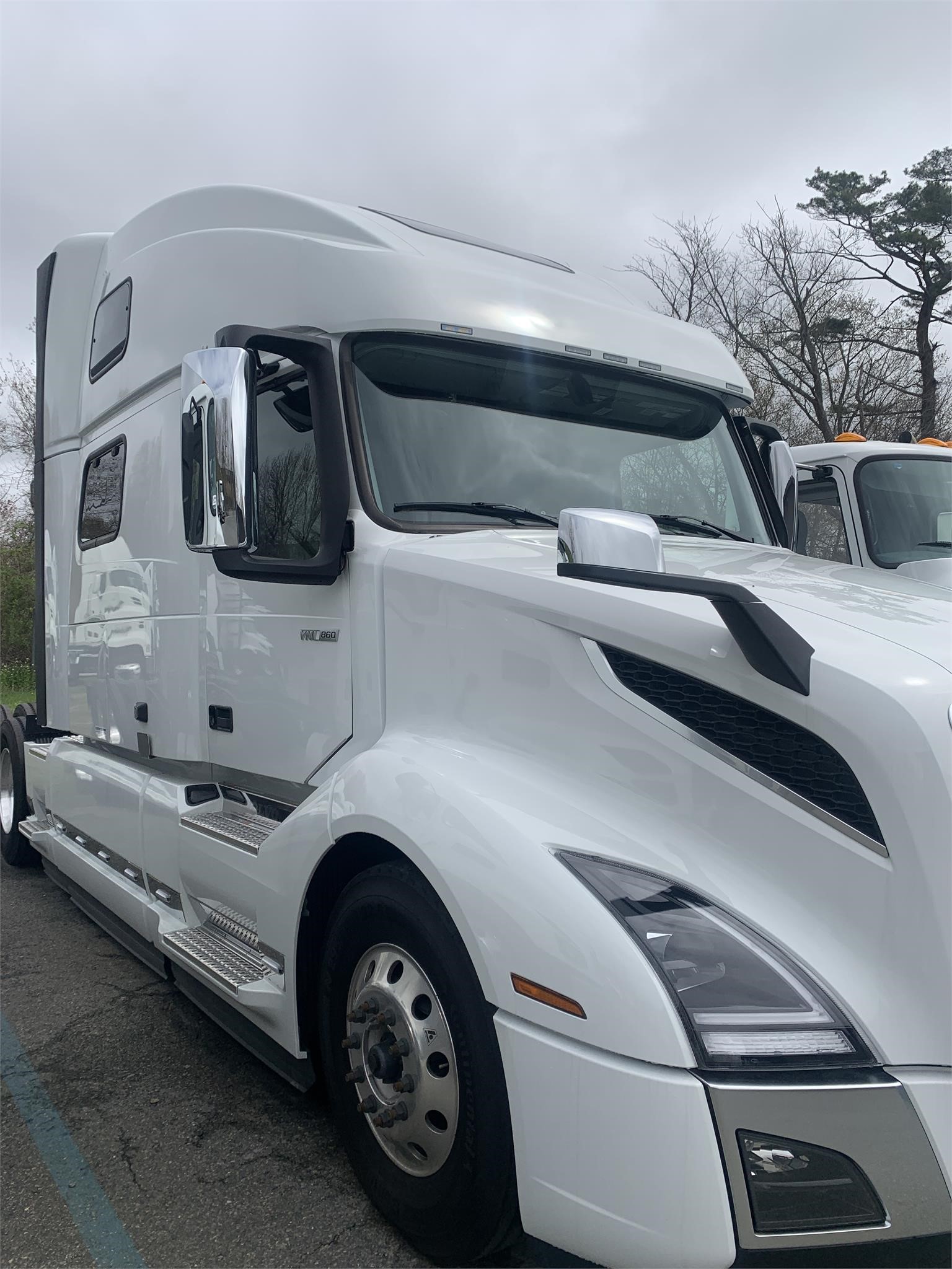 2024 VOLVO VNL64T860 - image 6 of 6