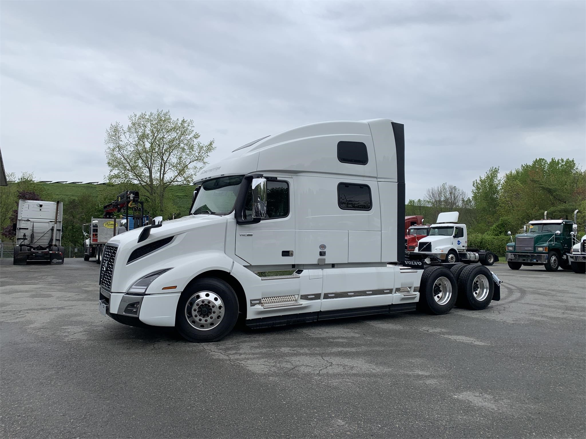 2024 VOLVO VNL64T860 - image 1 of 6