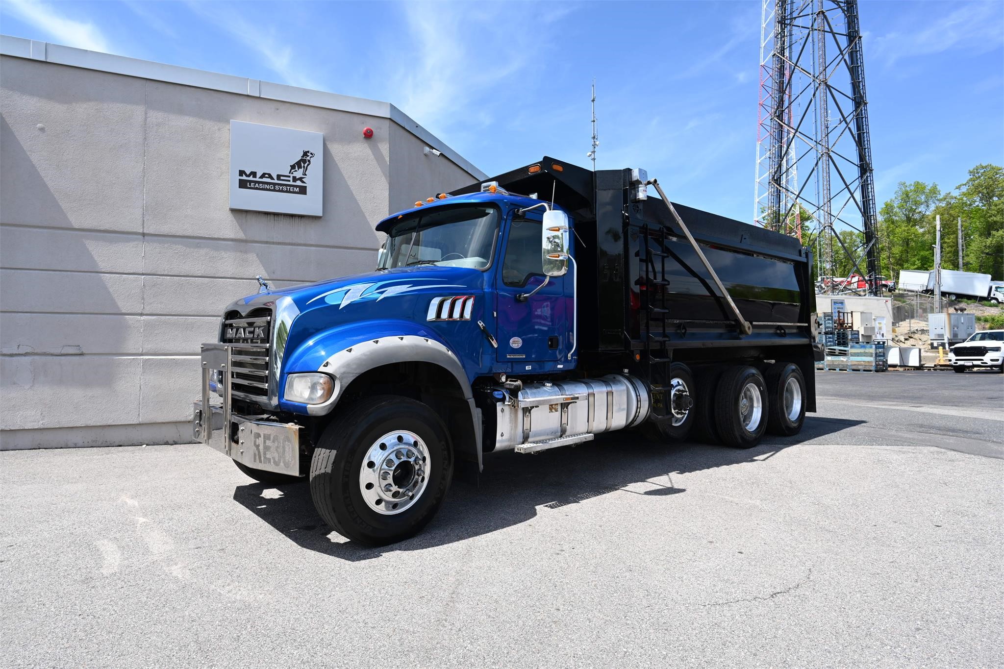 2020 MACK GRANITE 64FR - image 1 of 6