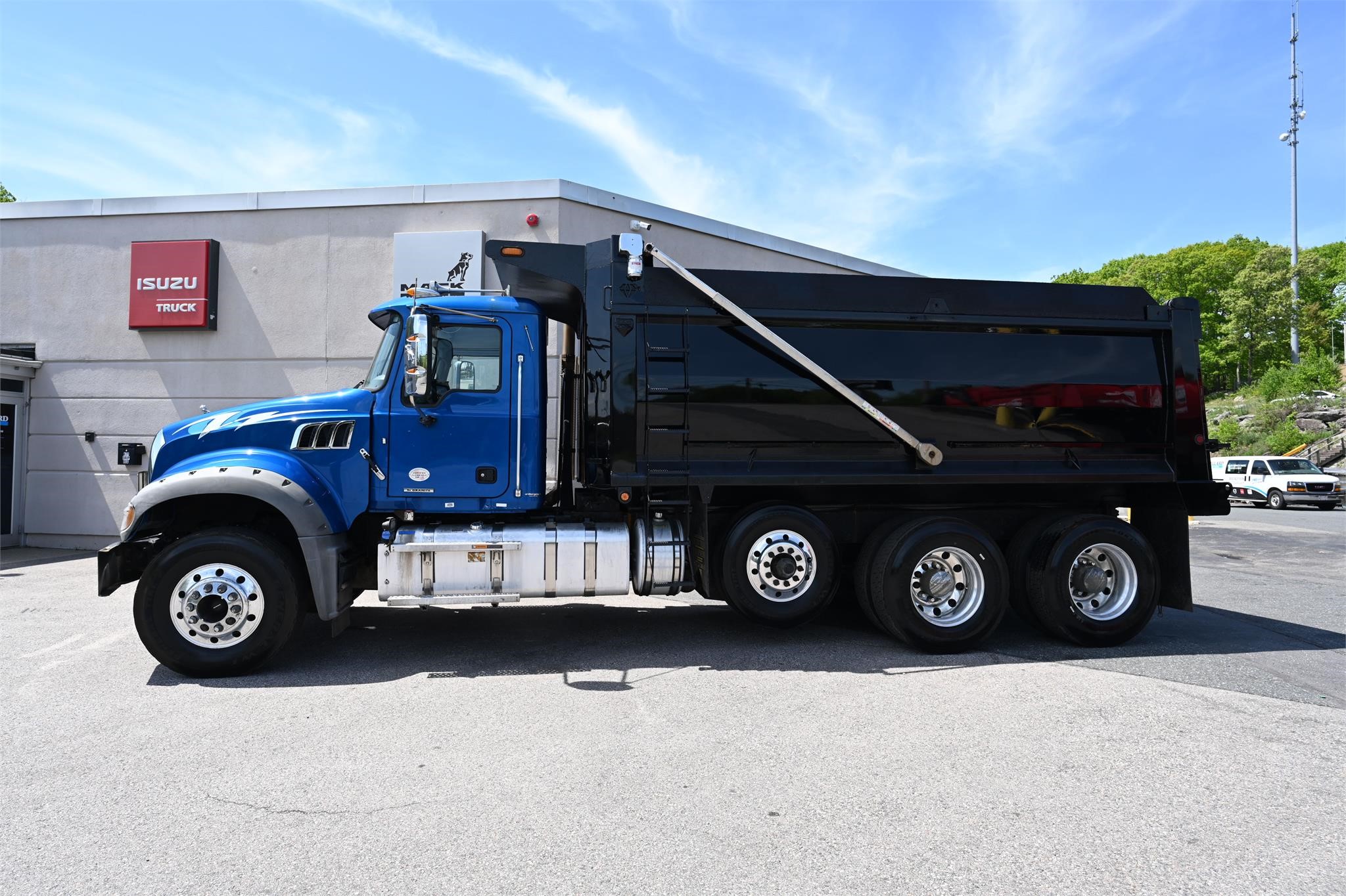 2020 MACK GRANITE 64FR - image 2 of 6