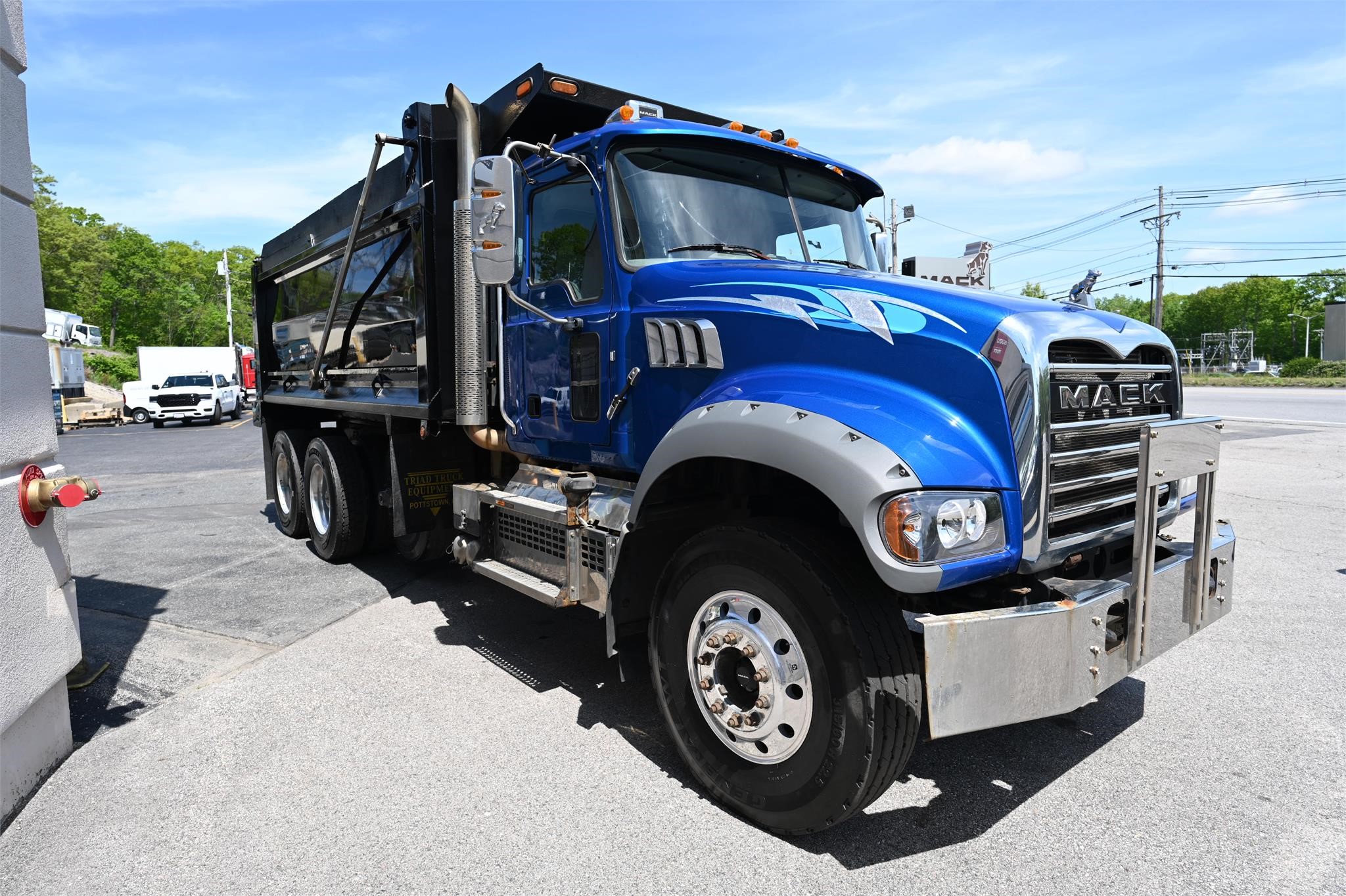 2020 MACK GRANITE 64FR - image 3 of 6