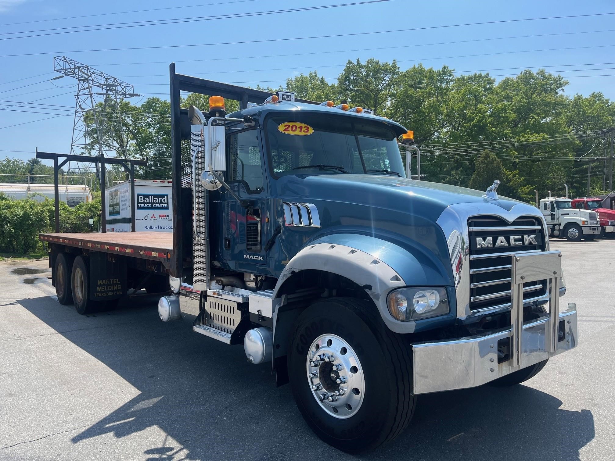 2013 MACK GRANITE GU713 - image 2 of 6