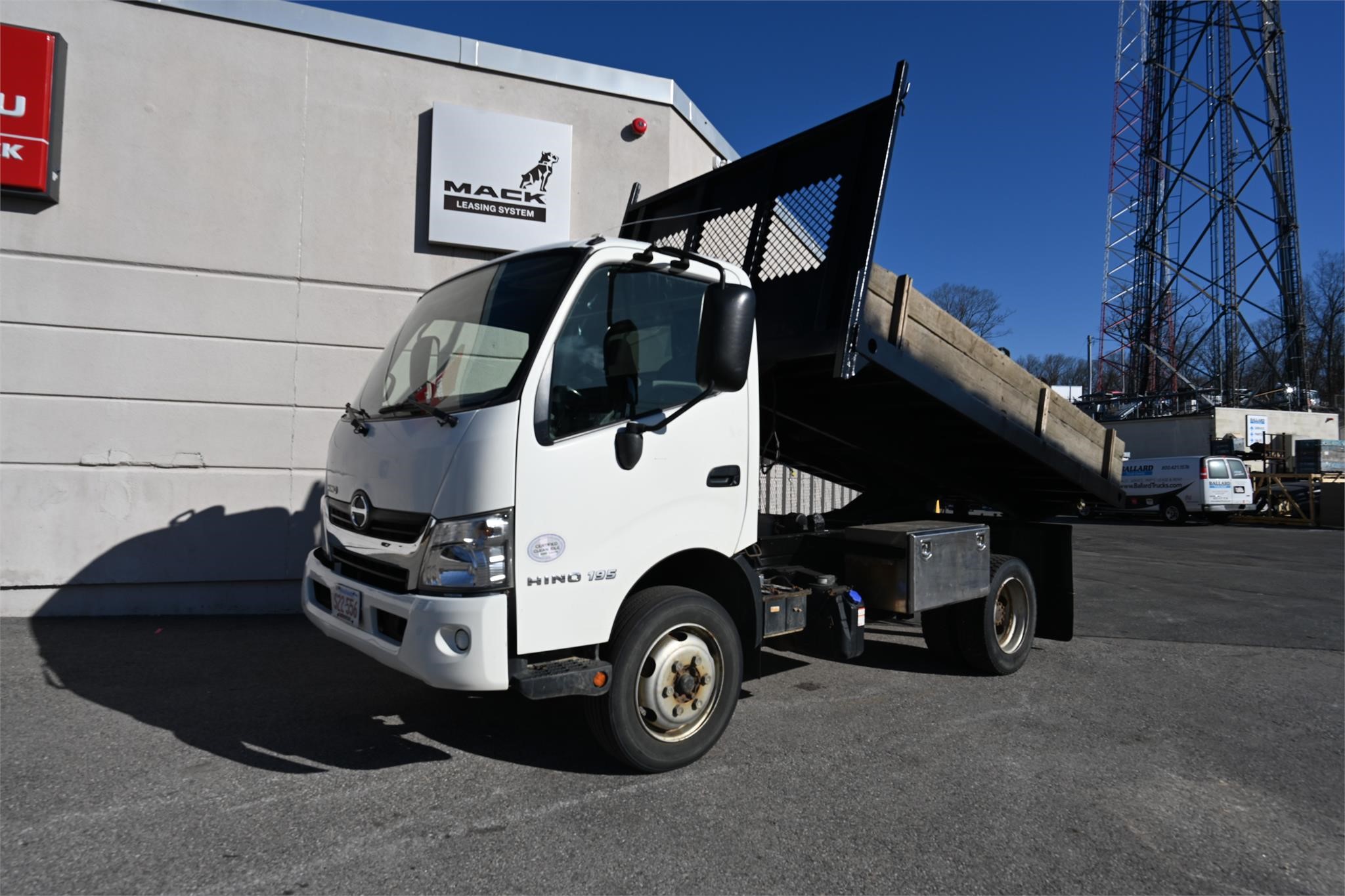 2016 HINO 195 - image 1 of 6