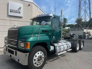 2017 MACK PINNACLE CHU613 9010490952