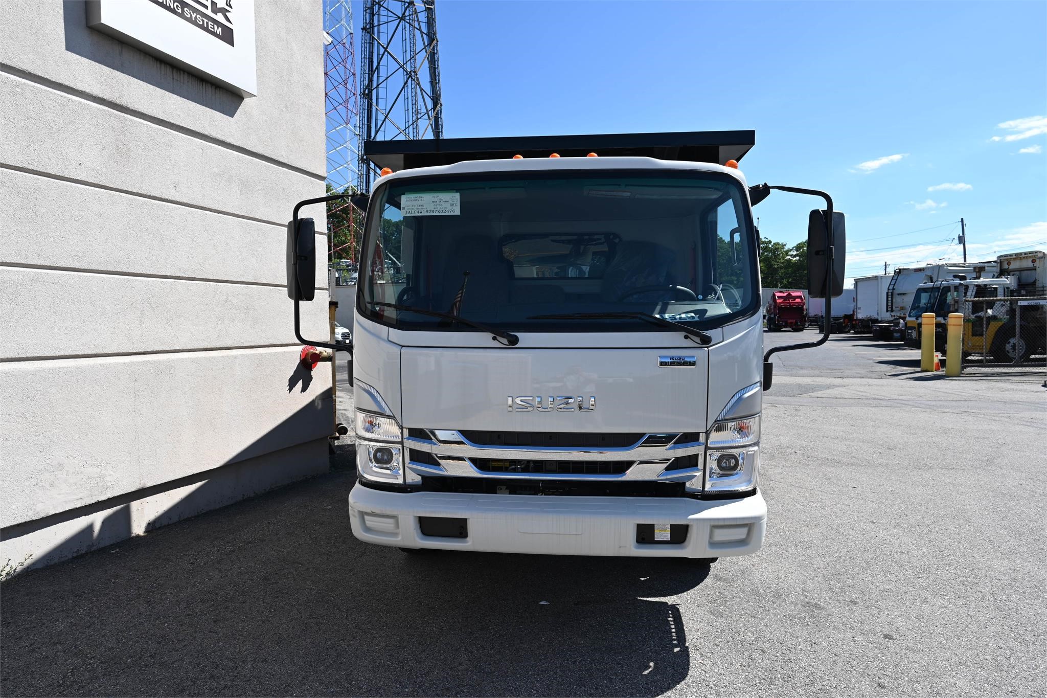 2024 ISUZU NPR XD - image 3 of 6