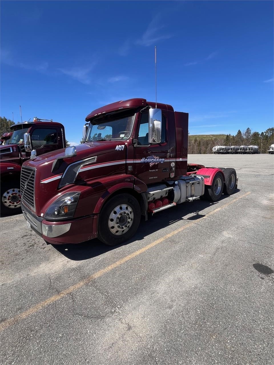 2018 VOLVO VNL64T300 - image 5 of 6