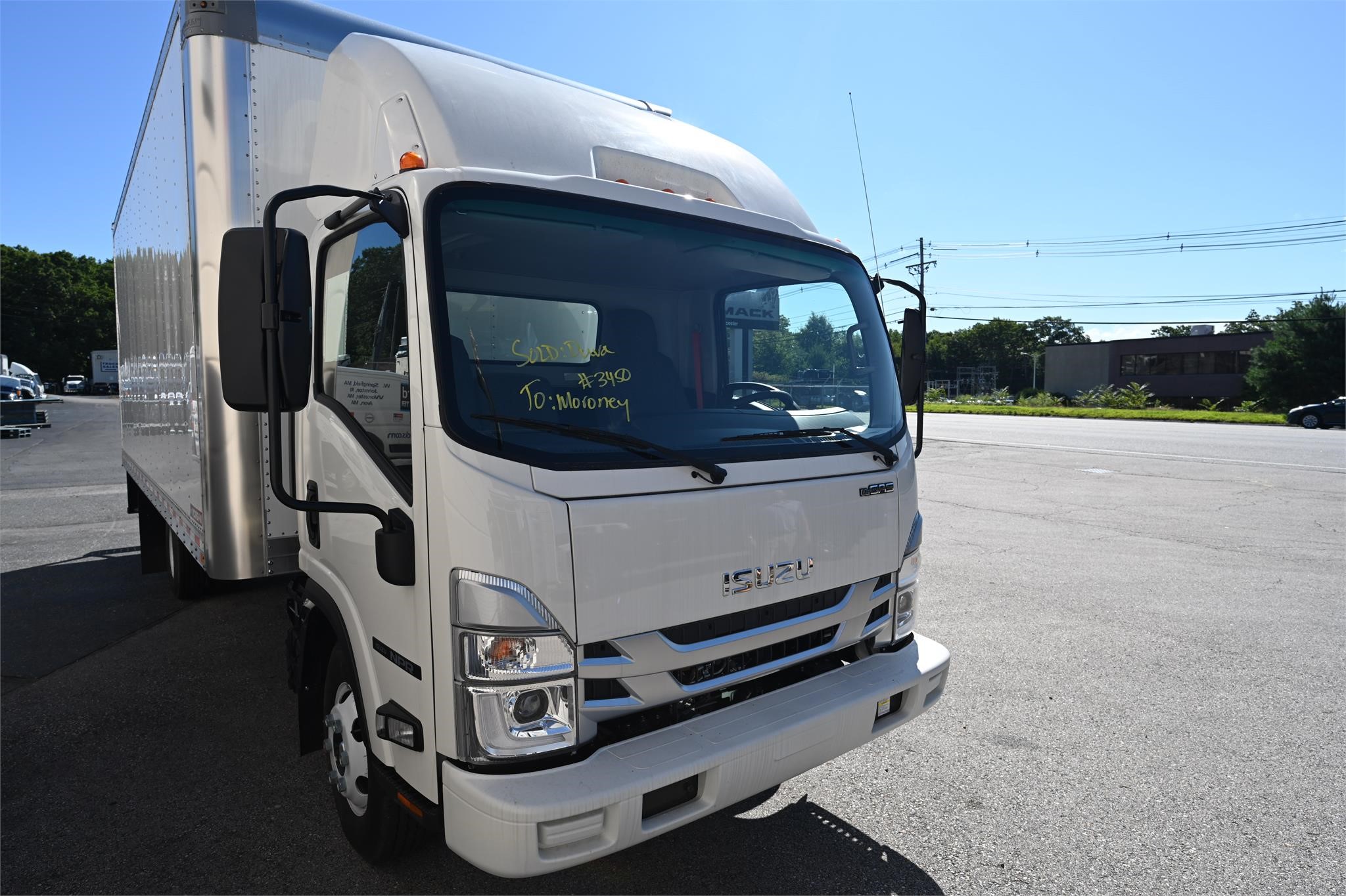 2024 ISUZU NPR - image 4 of 6