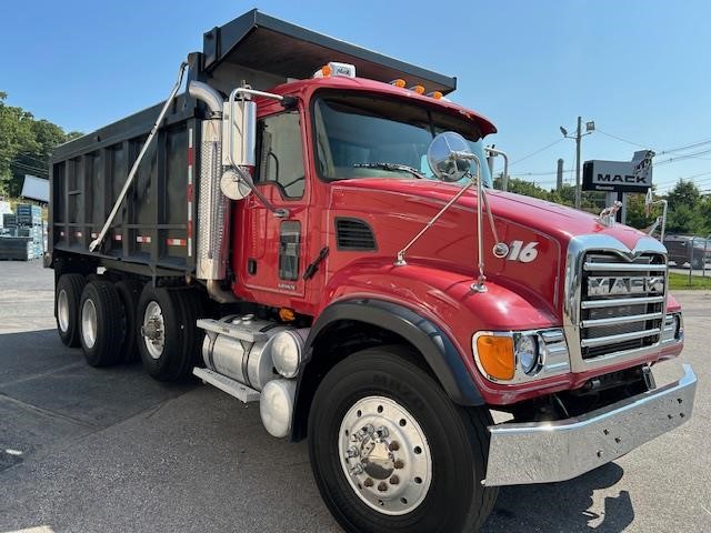 2005 MACK GRANITE CV713 - image 2 of 6