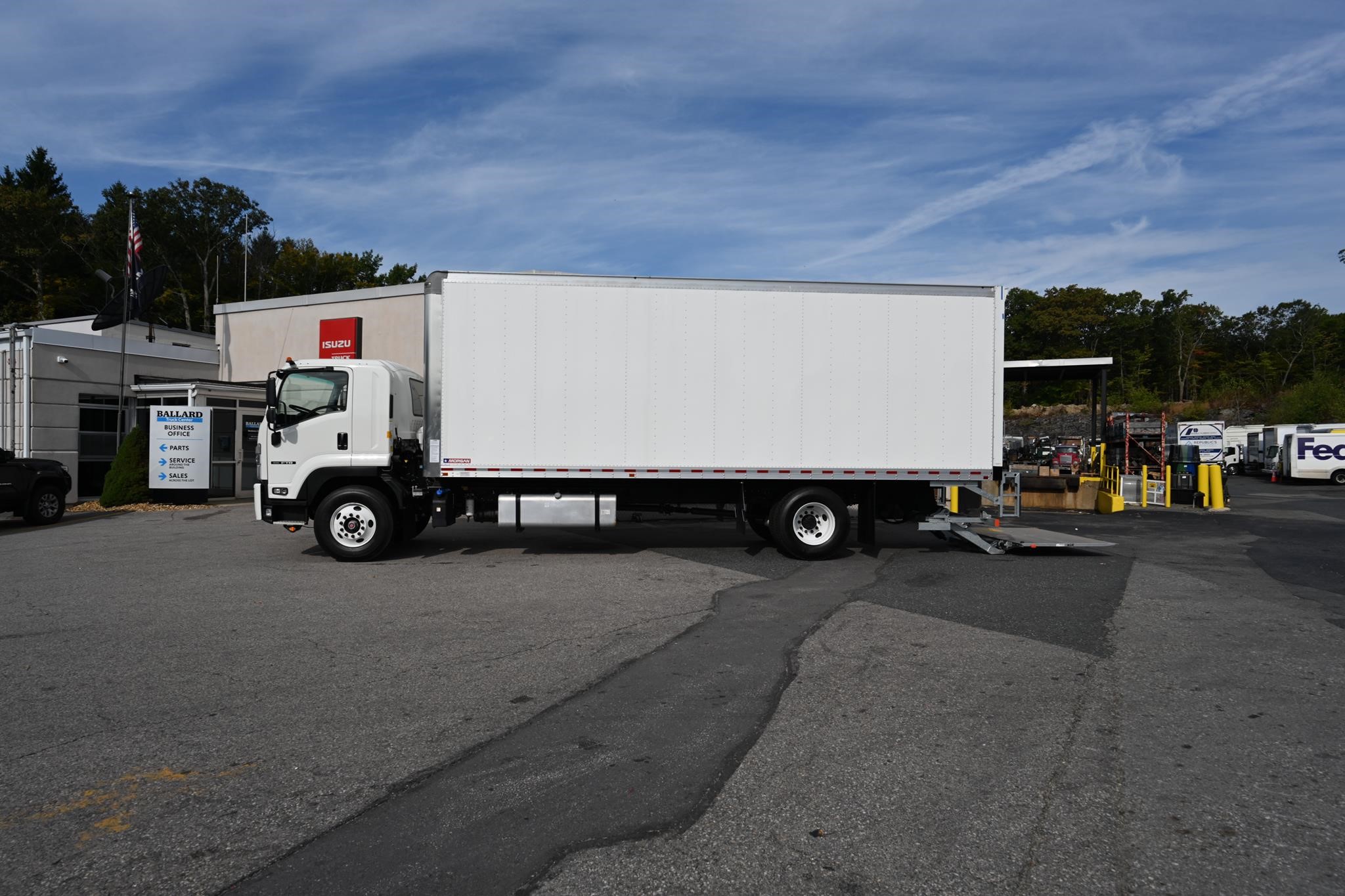 2024 ISUZU FTR - image 4 of 6