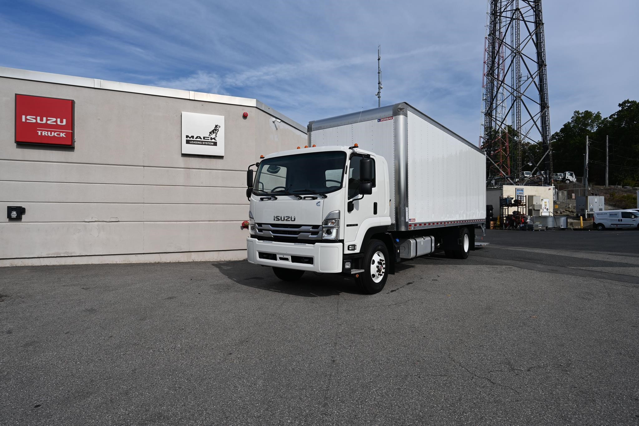 2024 ISUZU FTR - image 1 of 6