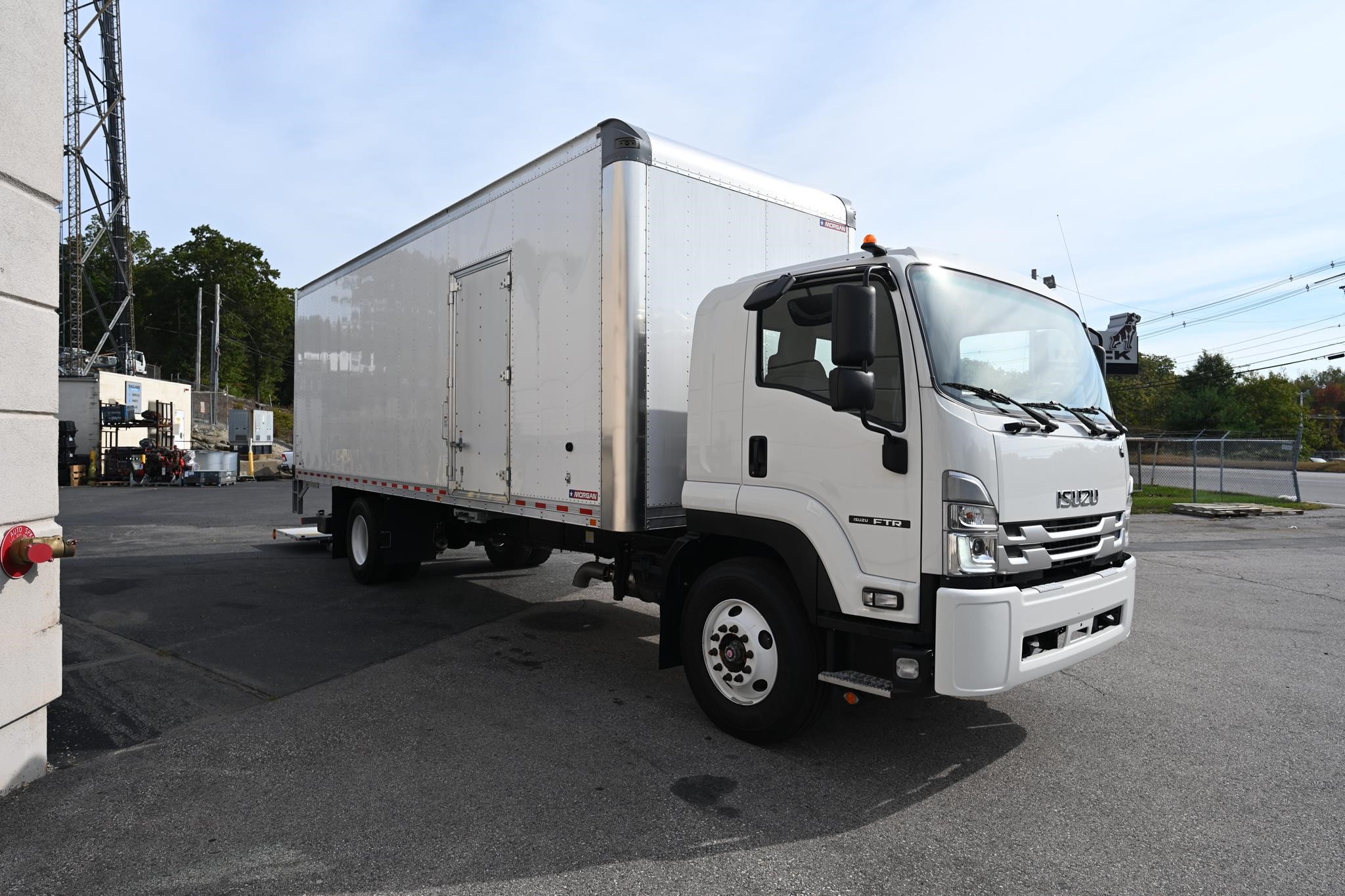 2024 ISUZU FTR - image 3 of 6