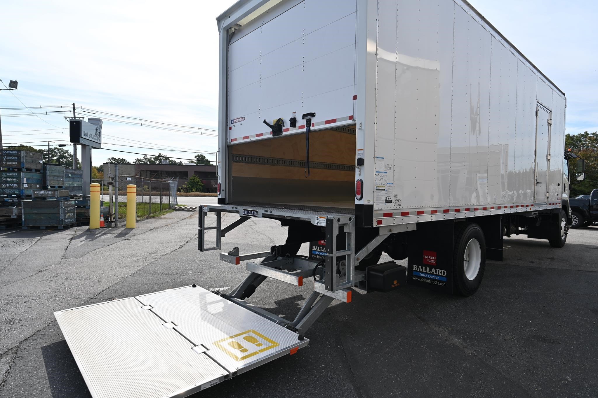 2024 ISUZU FTR - image 6 of 6