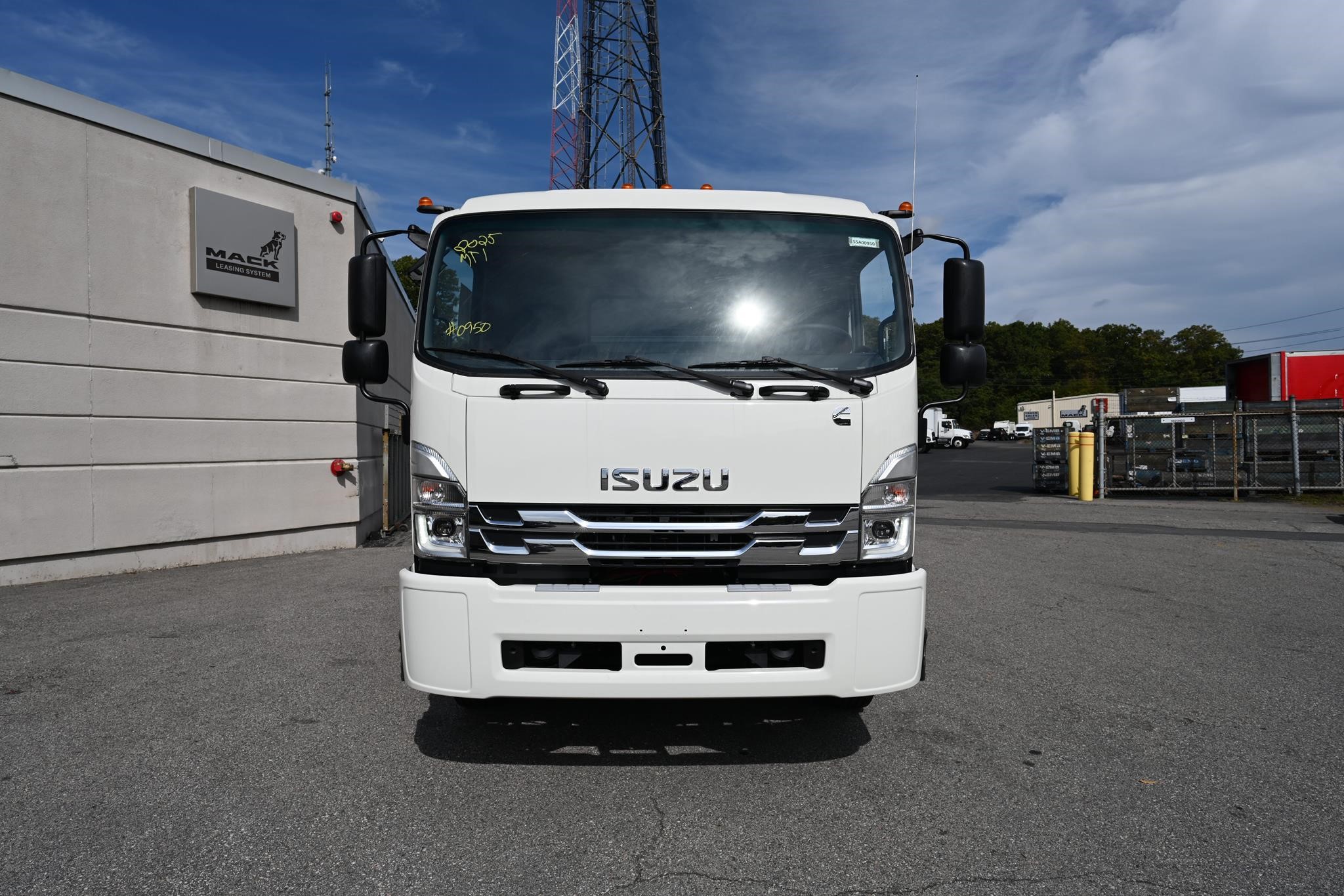 2025 ISUZU FTR - image 2 of 6