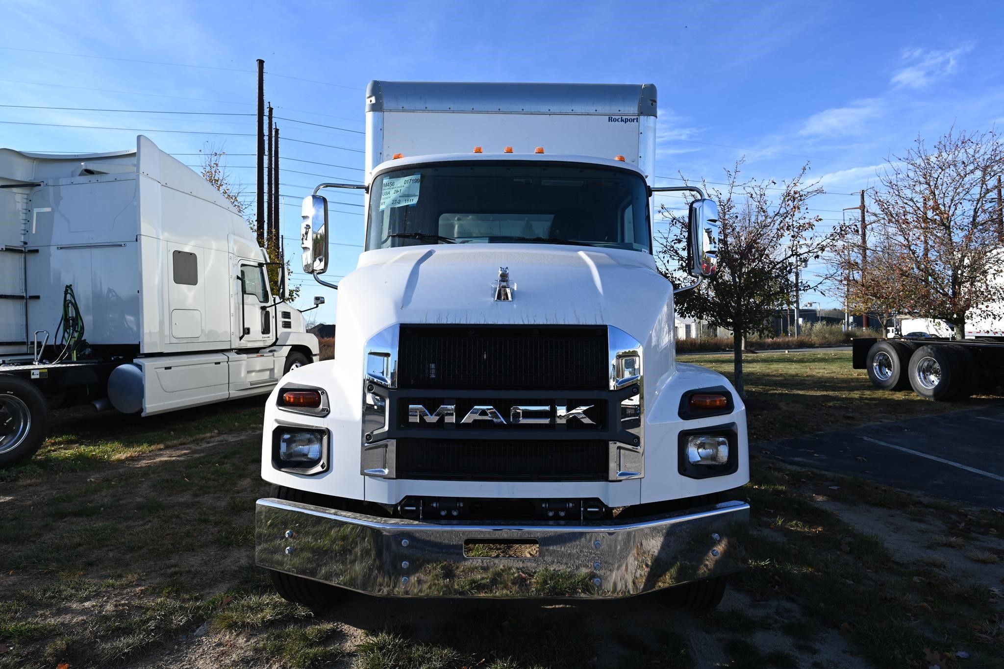 2025 MACK MD6 - image 2 of 6