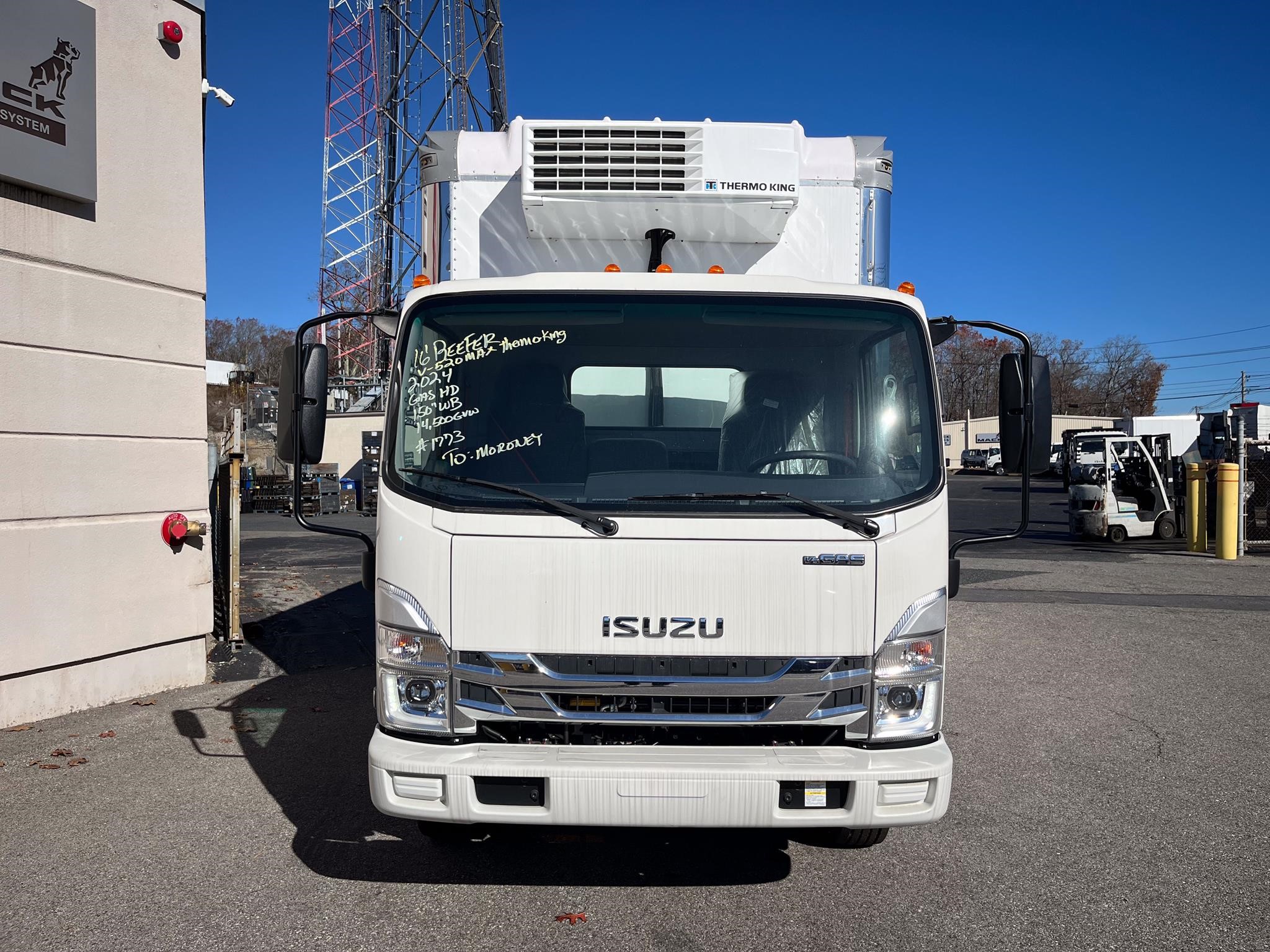 2024 ISUZU NPR HD - image 3 of 6