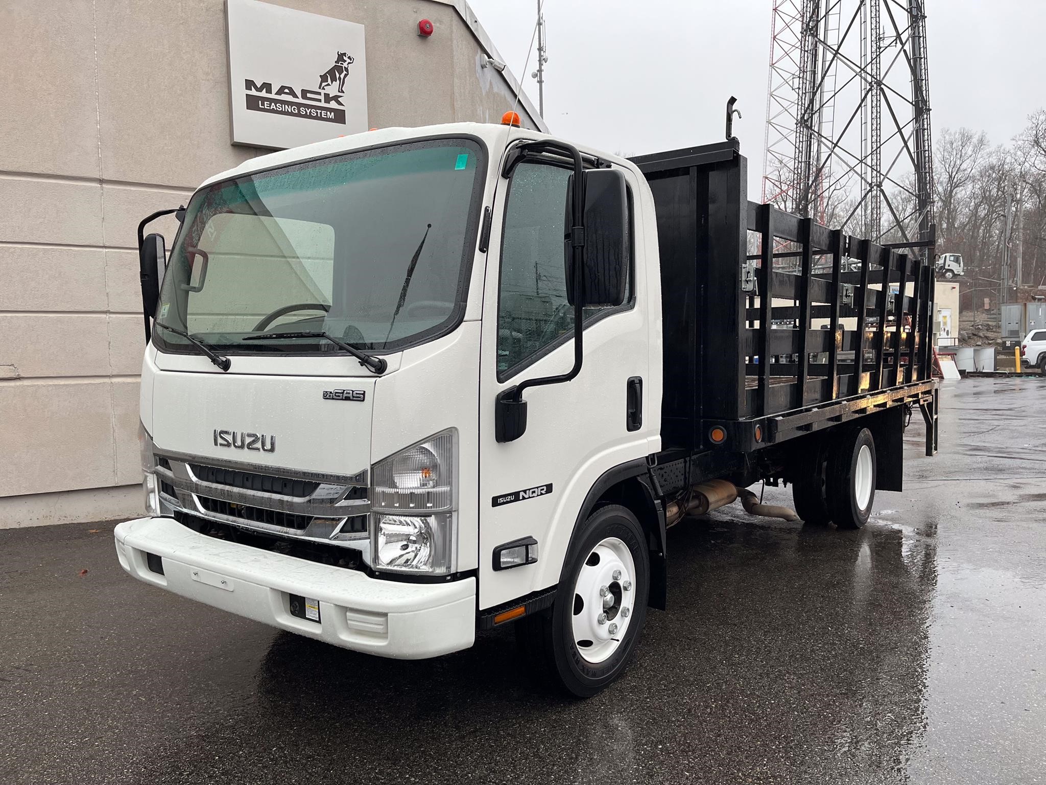 2022 ISUZU NQR - image 1 of 6