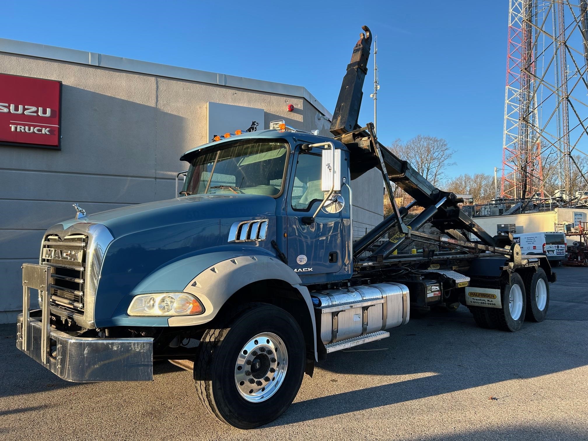 2014 MACK GRANITE GU813 - image 1 of 6