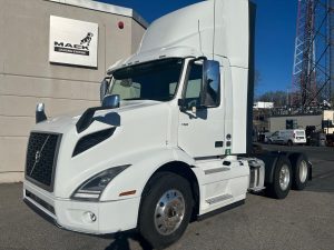 2020 VOLVO VNR64T300 9034681682