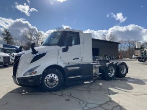 2025 VOLVO VNL64T300 9039564530