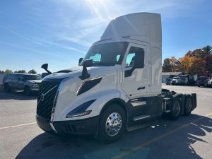 2024 VOLVO VNL64T300 9027810657