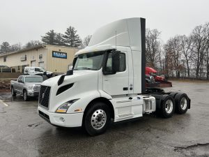 2025 VOLVO VNR64T300 9034340072