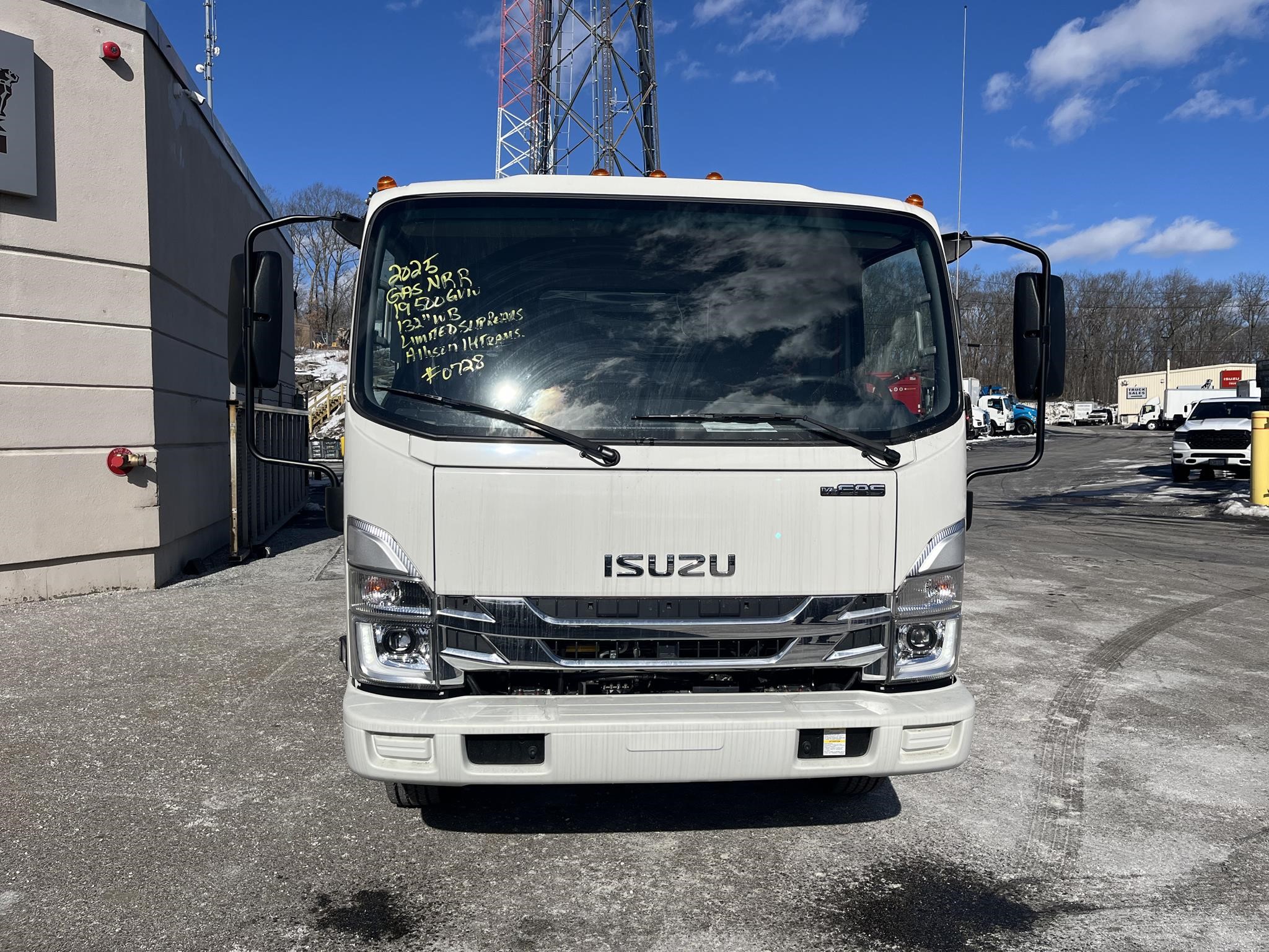 2025 ISUZU NRR - image 2 of 6