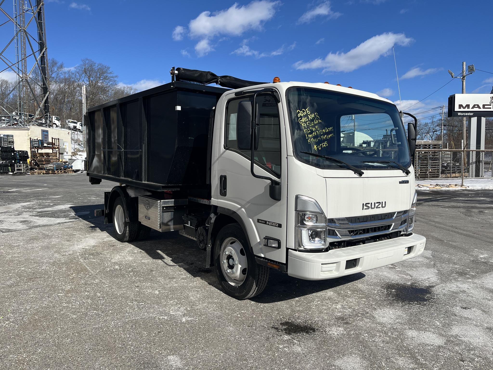 2025 ISUZU NRR - image 3 of 6