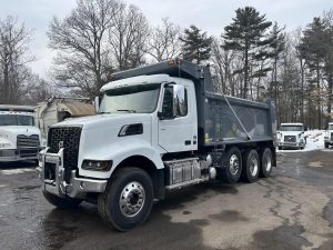 2025 VOLVO VHD84B300 9043636206