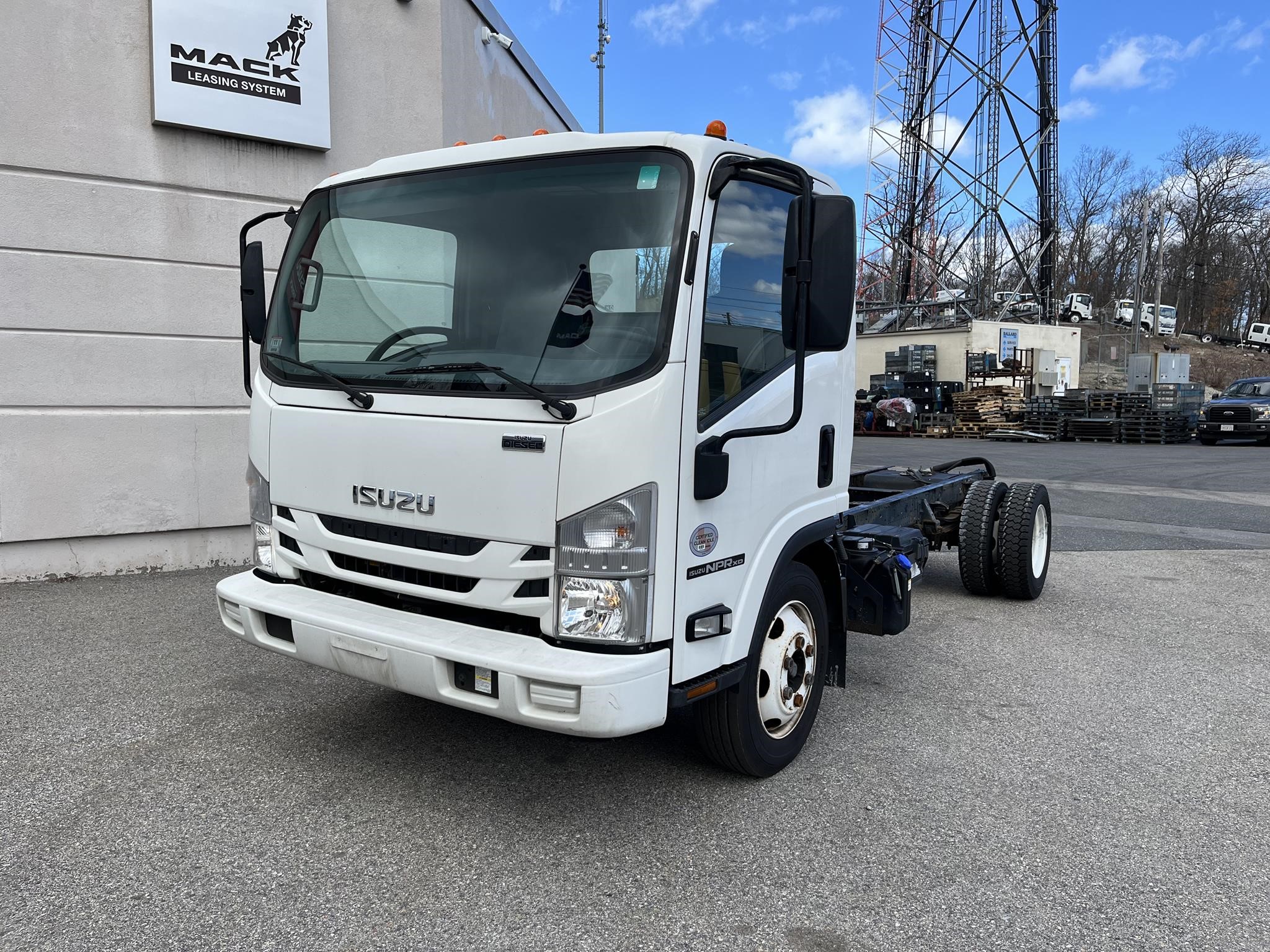 2020 ISUZU NPR XD - image 1 of 6