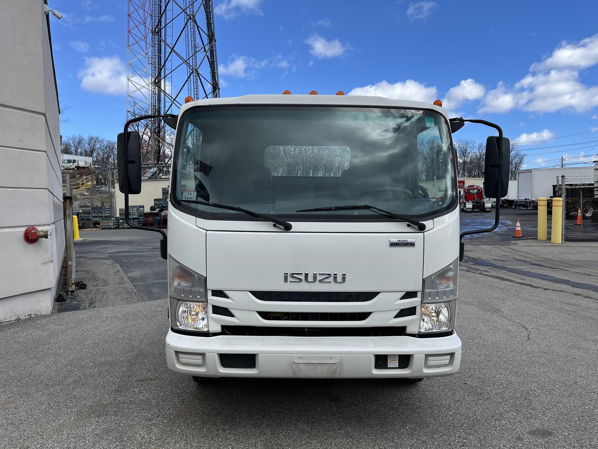 2020 ISUZU NPR XD - image 2 of 6