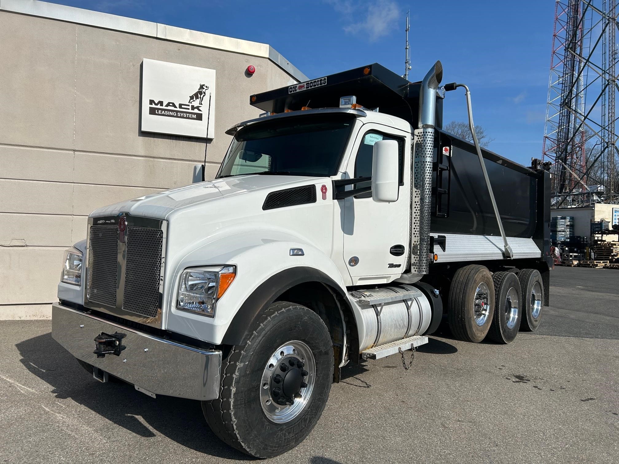 2024 KENWORTH T880 - image 1 of 6