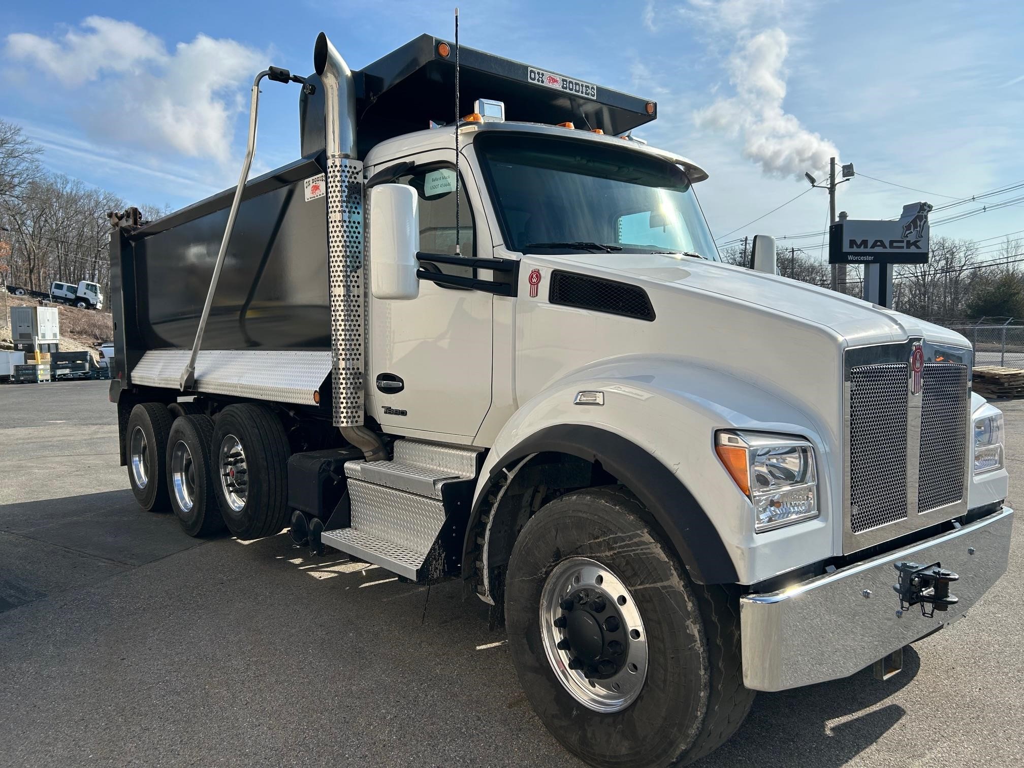 2024 KENWORTH T880 - image 2 of 6