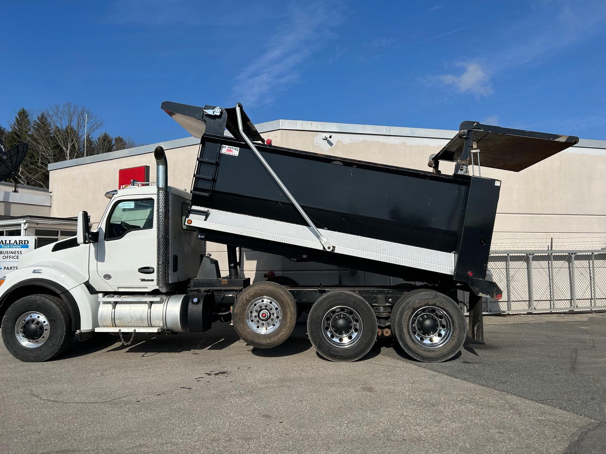 2024 KENWORTH T880 - image 4 of 6